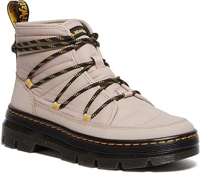 Dr. Martens Women's Combs W Padded Snow Boot Winter Flats, Best Winter Boots, All Weather Boots, Quilted Boots, Dr Martens Womens, Colour Analysis, Waterproof Snow Boots, Weather Boots, Snow Boot