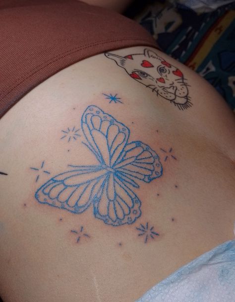 Mariposa tattoo blue Blue Line Work Tattoo, Light Blue Tattoo, Handpoke Tattoo, Blue Tattoo, Line Work Tattoo, Tattoo Art Drawings, Blue Line, Tattoo Art, Tatting