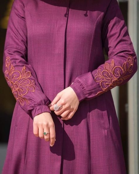 Woolen Kurta Design, Woolen Suit Neck Design, Woolen Kurta Designs Women, Bangladeshi Clothes, Frock Suit Design, Red Bridal Dress, Lace Dress Design, Designer Kurti Patterns, Pakistani Fashion Casual