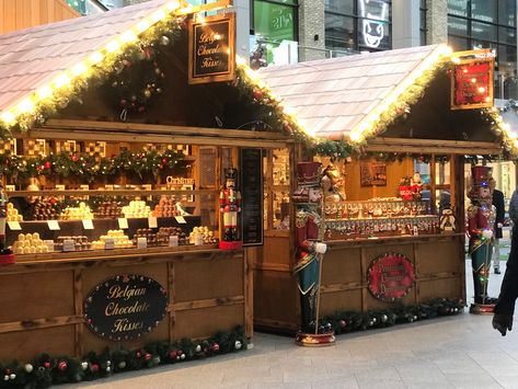 Christmas Market Booth, Holiday Market Booth, German Christmas Market Stall, Bloxburg Christmas, Christmas Market Stall, Christmas Booth, Coca Cola Christmas, Market Booth, German Christmas Markets