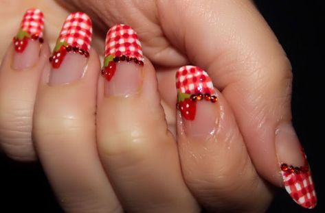 gingham and strawberry mani Gingham Nails, Penguin Nail Art, Strawberry Nail Art, Nail Polish Style, Nail Designs Pictures, Bunny Nails, Really Cute Nails, Nail Patterns, I Love Nails