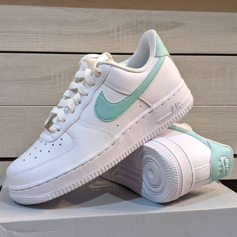 Brand New Nike Air Force One. White And Jade. Shoes For Girls Aesthetic, Brand Shoes Woman, Nike Air Force White, Nike Gym Shoes, Fire Shoes, Nikes Shoes, Homecoming Shoes, Pretty Sneakers, Lacing Shoes For Running