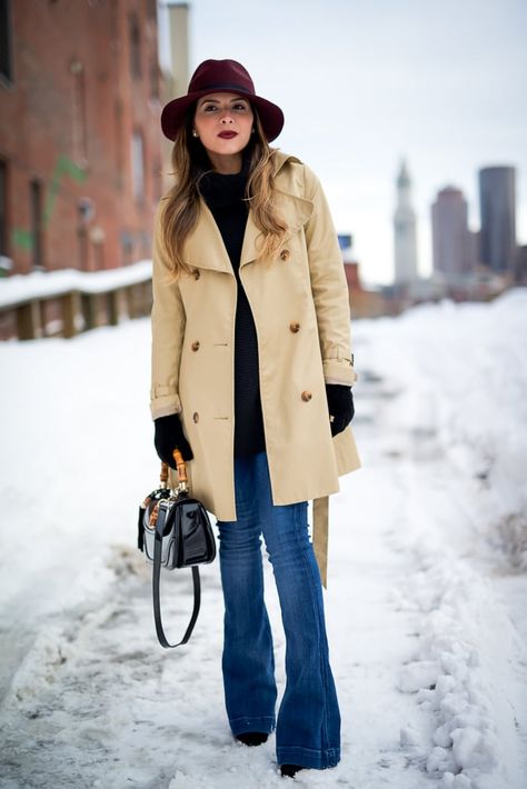 The Flare Jean Trend and 16 Ways to Wear Them - Lillies and Lashes Flare Jeans Outfit Winter, Trench Coat Outfit Spring, Winter Outfits Street Style, Edgy Classic, Flare Jeans Outfit, Outfits Everyday, Jeans Outfit Winter, Flair Jeans, Cute Outfits With Jeans