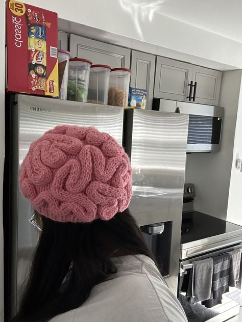 Brain Beanie, Beanie Outfit, Cute Beanies, Crochet Clothing And Accessories, Pink Girly Things, Stylish Work Outfits, Diy Crochet Projects, Cute Everyday Outfits, Baddie Outfits Casual