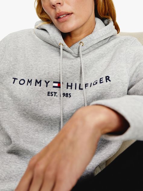 Tommy Hilfiger Sweatshirt Outfit, Tommy Hilfiger Hoodie Woman, Tommy Hilfiger Outfits Women, Tommy Hilfiger Aesthetic, Tommy Hilfiger Outfits, Tomy Hilfiger, Tommy Hilfiger Jumper, Heritage Logo, Tommy Hilfiger Hoodie