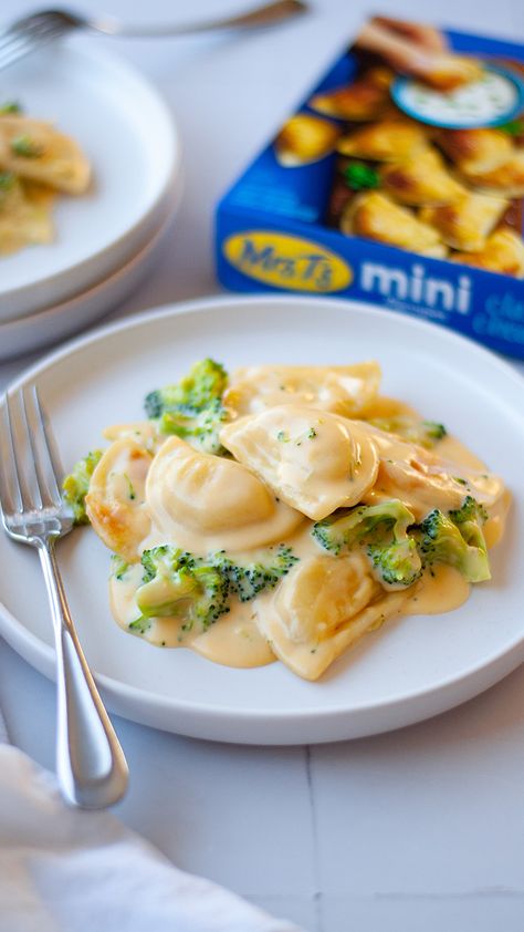 Perogi Mac And Cheese, Pierogies And Broccoli, Pierogi Mac And Cheese, Pierogi Casserole Perogie Lasagna, Pierogi Sheet Pan, Recipes With Pierogies, Pierogi Meals, Pierogies Dinner Ideas, Perogies Dinner Ideas