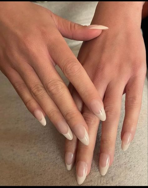 Vanilla Acrylic Nails, Vanilla Tips Nails, French Tip Nails Cream, Creme French Tip Nails, French Vanilla Manicure, Off White French Nails, Cream Tip Nails, Cream French Nails, Ivory French Tip Nails