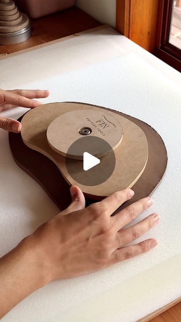 58K views · 2.8K likes | Fin Pottery Tools | pottery forms & handbuilding tips on Instagram: "The Nature Collection forms are back in stock 🤎 And yes you can use the foam method with these new shapes! I’m using the small Lima form here. Happy clay CPR performing 🤲  🏷️ handbuilding, handbuilt ceramics, slabbuilding" Jute Bags Design, Handbuilt Ceramics, Bowl Pedestal, Sculpture Art Projects, Pottery Form, Hand Building, Pottery Handbuilding, Clay Hand, Slab Pottery