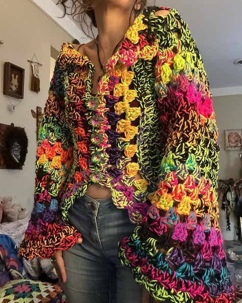 Ok I’m obsessed! Wanted to share some photos I took last night of my latest design I just shared to my patreon🎉🎉🎉 The flower of life… | Instagram Fae Crochet, Flower Of Life Crochet, Bohemian Cardigan, Easy Crochet Basket Pattern, Crochet Hand Warmers, Crochet Lingerie, The Flower Of Life, Gilet Crochet, Crochet Bra