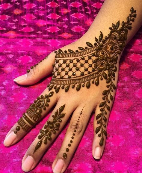 20+ Stylish Mehendi Designs For Hands To Inspire You! Full Palm Mehndi Design, Flower Mehndi Design, Mehndi Design For Back Hand, Flower Mehndi, Palm Mehndi, Inai Pengantin, Easy Mehndi Design, Palm Mehndi Design, Tato Henna