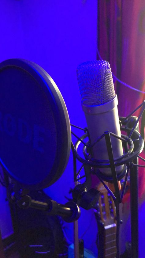 Singing Studio Aesthetic, Studio Microphone Aesthetic, Studio Astetic, Fl Studio Aesthetic, Studio Aesthetic Music, Singing Room, Rap Studio, Studio Singing, Recording Studio Aesthetic