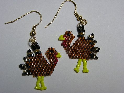 Turkey Earrings Beaded Turkey Earrings, Holiday Jewelry Ideas, Turkey Earrings, Thanksgiving Earrings, Beaded Critters, Seed Beads Diy, Santa Earrings, Thanksgiving Jewelry, Seed Bead Projects