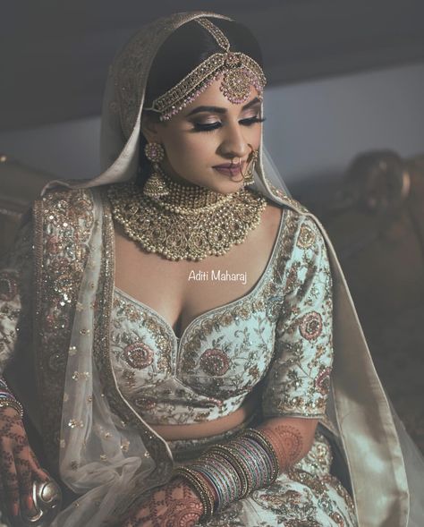 Bridal Lehenga Blouse, Muslim Wedding Dresses, Lehenga Blouse Designs, Bridal Poses, Bridal Outfit, Indian Bridal Dress, Lehenga Collection, Tarun Tahiliani, Lehenga Blouse