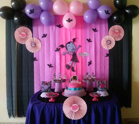 Decoracion sencilla de vampirina Vampirina Birthday Party Decoration, Vampirina Birthday Party, Vampirina Party, Vampirina Birthday, Girly Birthday Party, Paris Birthday, Birthday Party Planning, Third Birthday, 4th Birthday Parties