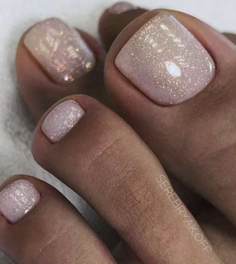 Winter Wedding Pedicure, Wedding Toe Nails For Bride, Bridal Toe Nails, Toes Nails Ideas, Gold Toe Nails, Wedding Toe Nails, Foot Nail Art, Glitter Pedicure, Wedding Pedicure