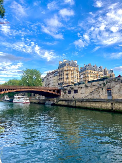 Pont au Double, Saint Michel, quartier latin, Paris Lady In Red, Louvre, Paris, Building, Red, Travel