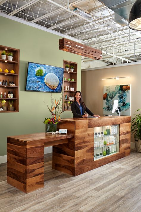 Wellness Center Reception Area, Zen Break Room Ideas, Holistic Healing Center Interior Design, Yoga Centre Design Ideas, Yoga Reception Area, Yoga Studio Reception Area, Healing Center Design, Studio Reception Area, Wellness Center Design Interiors