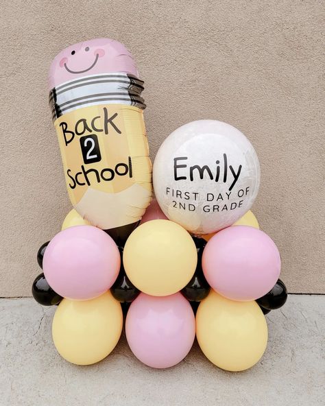 Back to School season is amongst us. We are just weeks from the new school year and we are here to help make those moments memorable for… | Instagram Pencil Bouquet, Back To School Balloons, School Balloons, Bottle Bouquet, Filled Balloons, First Day School, Balloon Display, Balloon Ideas, Balloon Arrangements