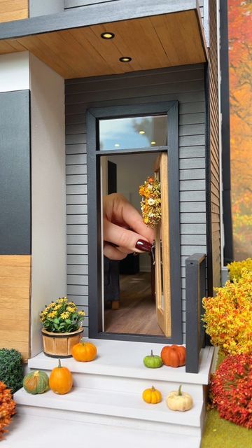 Kristine Hanna - Miniatures on Instagram: "🍂 Anyone think it was a life size front door, just for a second? 🍁 
.
🦃 It’s Canadian Thanksgiving weekend! 🥰 🍁 Celebrating with the cutest party plates in that last clip made by @monicasmaisonette which I’ve wanted to stage forever! 
.
🏠 I filmed this in my Urban Town Dollhouse kit which is designed by me, link in bio available @miniaturescom
.
Some of the artists I found my minis from: 🍁 wreath @tinynaturalsgiftshop
🎃 Pumpkins @rina_vellichor
🌻 Black eyed susans @sdkminiaturesllc
🛋️ Sofa @prdminiatures
🍪 Snack tray @marshmellowhugsminis
🍿 Popcorn @cspykersminiatures
🛏️ Pillows @otterinesminiatures 
🍷 Wine @marthamcleanminiatures 
🎃 Velvet pumpkins @petiteprovisionsco
🖼️ Art @aclockmakersdaughter
🥧 Pie @tinyartminiatures
🍩 Donut Black Eyed Susans, Canadian Thanksgiving, Thanksgiving Weekend, Velvet Pumpkins, Kitchens And Bedrooms, Dollhouse Kits, Snack Tray, Black Eyed Susan, Black Eyed