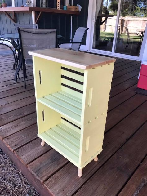 Crate bookshelf made from crates, legs and a pine top. Wooden Crate Checkout Stand, Crate Bookshelves, Crate Ideas, Crate Checkout Stand, Wood Crate Diy, Crate Bookcase, Crate Bookshelf, Diy Wooden Crate, Crate Diy