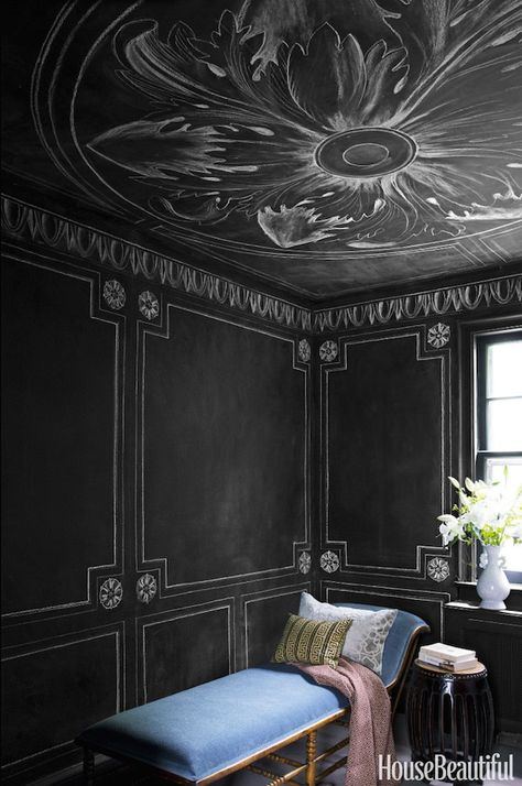 Rajiv Surendra chalk illlustration in Garrow Kedigian's Montreal home, photo Paul Raeside for House Beautiful Rajiv Surendra, Black Room Decor, Painted Ceilings, Black Rooms, Chalk Wall, Bunny Williams, Black Room, Chalkboard Wall, Vintage Textile