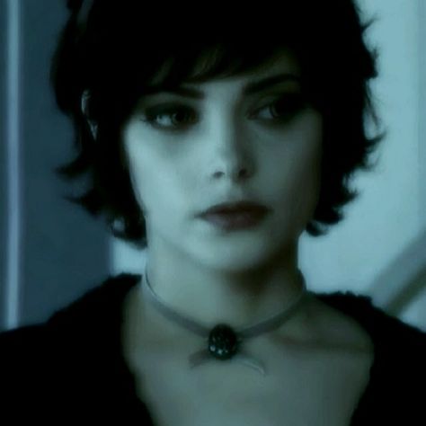 Alice Pfp Twilight, Alice Twilight Icon, My Character Aesthetic, Alice Cullen Pfp, Twilight Aesthetic Pfp, Alice Cullen Fanart, Alice Cullen Icons, Pfp Twilight, Alice From Twilight