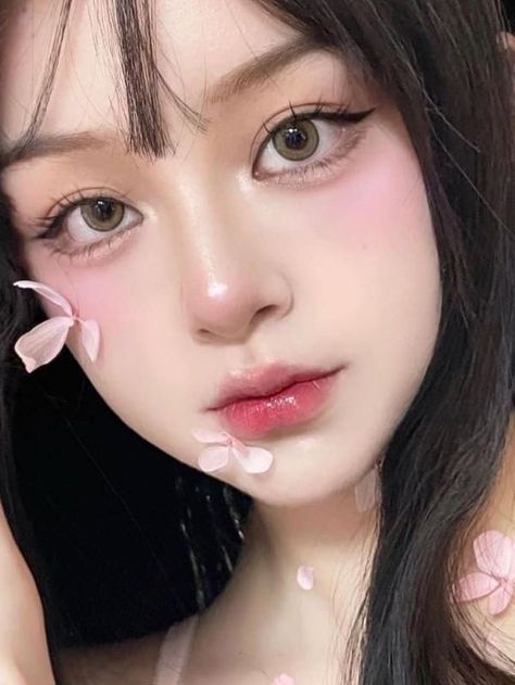 Valentine's Day Makeup, Gyaru Makeup, Day Makeup Looks, Princess Makeup, Douyin Makeup, Doll Eye Makeup, Valentines Day Makeup, Makeup Artist Tips, Ethereal Makeup