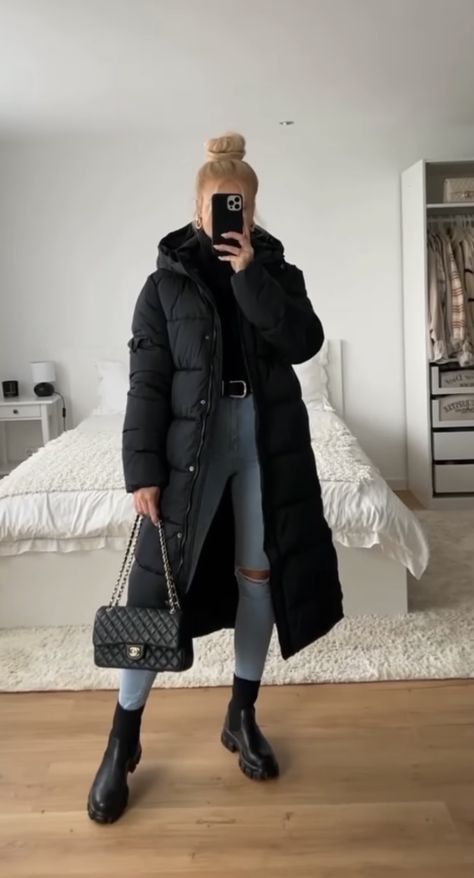 Long Puffer Coat Outfit, Long Puffer Jacket Outfit, Puffer Coat Outfit, New York Winter Outfit, Parka Outfit, Puffer Jacket Outfit, Long Puffer Jacket, Getting Bored, Mode Zara