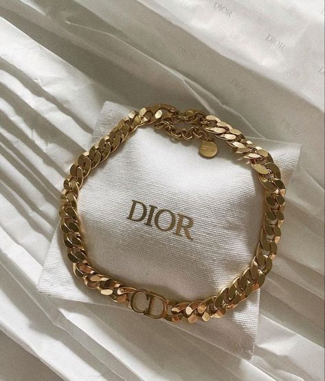 Luxe Jewelry, Gold Girl, Dior Jewelry, Gold Aesthetic, Dope Jewelry, Classy Jewelry, Expensive Jewelry, Jewelry Lookbook, Girly Jewelry