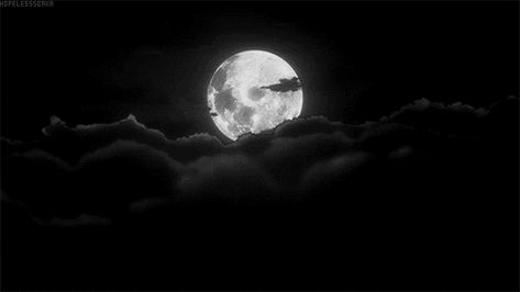 full moon GIF - Find & Share on GIPHY Banner Gif Aesthetic Dark, Witch Banner Gif, Gif Wallpaper Computer, Discord Nitro Gif Banner Y2k Black, Crow Aesthetic Dark, Lighting Gif, Black Aesthetic Gif, Discord Gif Banner, Black Banner Gif