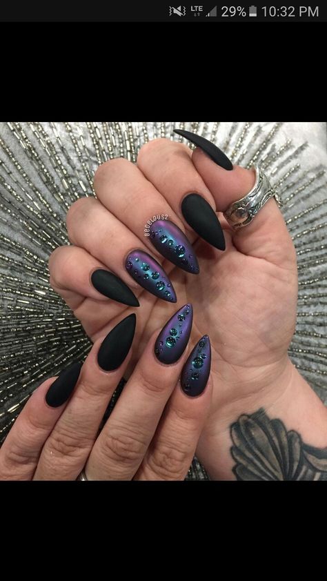 Black Opal Nails, Black Themed Nails, Rain Drop Nails, Water Drop Nail Art, Water Drop Nails, Peacock Nail Designs, Peacock Nails, Opal Nails, 2023 Nails