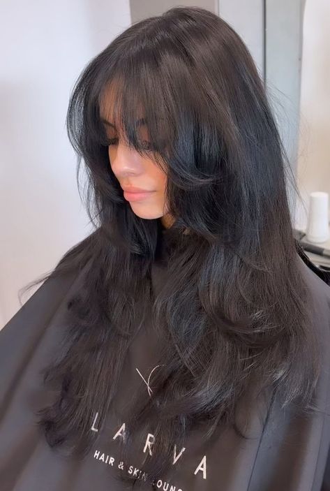 Hair Inspiration Long, Layered Haircuts For Medium Hair, Hairstyles For Layered Hair, Haircuts For Medium Hair, Haircuts Straight Hair, Long Hair With Bangs, Long Layered Hair, Haircuts For Long Hair, Hair Inspiration Color