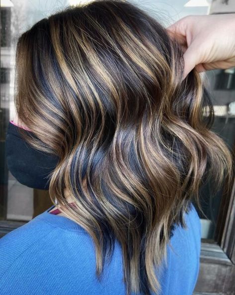 Caramel Hair Color Ideas, Black Hair Pale Skin, Dark Brown Hair With Blonde Highlights, Caramel Hair Color, Short Dark Brown Hair, Dark Brown Hair With Highlights, Hair Pale Skin, Blonde Highlights On Dark Hair, Highlights Ideas