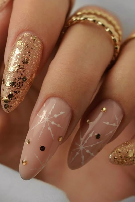 Winter Nails Nye Nails 2022, Classy New Years Nails, Nails After Acrylics, Red And Gold Nails, New Years Nails, New Years Eve Nails, Festive Nail Art, Nail Care Tips, Winter Nail Designs