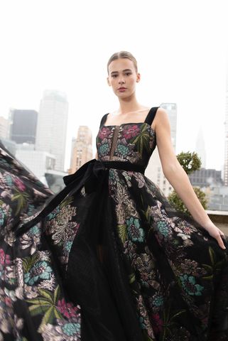 Detailed Black Dress, Fairy Gown, Teuta Matoshi, Sparkle Gown, White Gold Dress, Fabric Balls, Organza Gowns, Sleepwear Fashion, Red Carpet Gowns