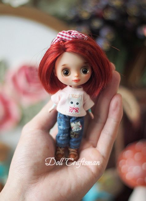 image 0 Jean Trousers, Vintage Style Hat, Tiny Clothes, Spring Hats, Blythe Dress, Victorian Dolls, Blythe Clothes, Tiny Dolls, Doll Repaint