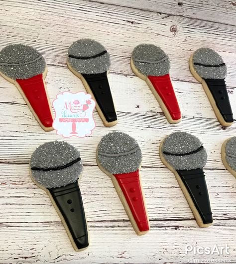 Microphone Sugar Cookies Microphone Cookies Royal Icing, Microphone Cookies Decorated, Microphone Cookies, Music Cookies Decorated, Rock And Roll Cookies, Sweet 16 Food Ideas, Music Cupcakes, Music Theme Birthday, 70s Theme Party