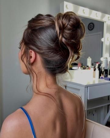 Top 24 Spring Hairstyles 2024: Trendy Looks for Every Length! Elegant Top Knot, Hair Styles For Long Hair, Styles For Long Hair, Blonde Updo, Infinity Braid, Cute And Aesthetic, Hairstyles 2024, Guest Hair, Wedding Guest Hairstyles