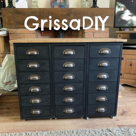 These were three old helmer drawers, which I converted into this beauty. Helmer Ikea Hack, Helmer Ikea, Ikea Upcycling, Kids Homework Room, Vintage Craft Room, Loft Desk, Laundry Craft Rooms, Billy Ikea, Ikea Ivar