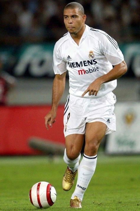 EL 11 TITULAR FANTÁSTICO | MURANO SPORTS Ronaldo Nazário (@Ronaldo) – Real Madrid C.F. (@realmadrid) #ronaldo #brasil #realmadrid #sports #football #soccer #fútbol Brazilian Ronaldo, Ronaldo Inter, Ronaldo Luís Nazário De Lima, Ronaldo R9, Ronaldo Brazil, Ronaldo 9, Real Madrid Football Club, Ronaldo Pictures, Ronaldo Photos