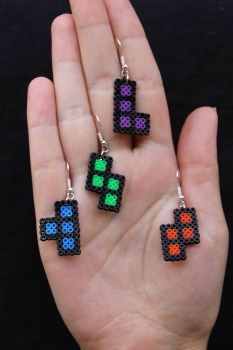 Perler Bead Pattern Earrings, Melty Beads Ideas Cute, Pixel Earrings, Perler Beads Earrings, Melts Beads, Parlor Beads, Perler Earrings, Mini Hama Beads, Hamma Beads Ideas