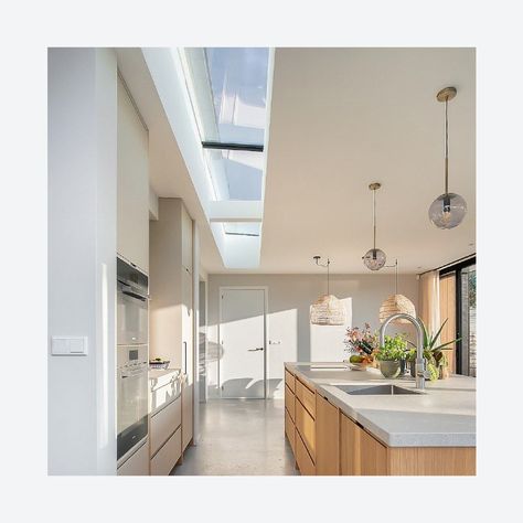 Een prachtige stijlvolle frameless lichtstraat in de keuken. Wil jij ook zo'n mooie lichtstraat in jouw huis? Neem dan nu contact met ons op, ons team staat voor je klaar om jou te hepen! #designinspiration #zonlicht #aanbouw #minimalism #stalenlichtstraat #lichtstraat #zadeldak #stijlvol #houtenlichtstraat #zon #veranda #details #niekroos #design #serres #daglicht #comfort #brabant #licht #lichtinval #zomer #archidesign #natuurlijk #glasprofielen On Instagram, Design