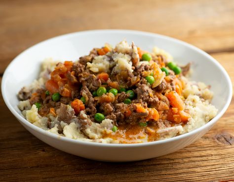 This easy recipe for upside down shepherd’s pie puts the potatoes on the bottom for a new take on this favorite heart comfort food! #framedcooks #homecooking #shepherdspie #comfortfood Upside Down Shepherds Pie, Deconstructed Shepherd's Pie, Shepards Pie Recipe, Easy Shepherds Pie, Creamed Peas, Shepards Pie, Hearty Comfort Food, Potato Toppings, Cottage Pie