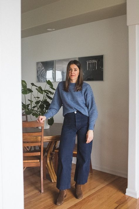 Kamm Pants Outfit, Everlane Wide Leg Pants, Everlane Organic Wide Leg Pant, Wide Leg Pants Midsize, Monochrome Outfit Casual, Monochrome Outfit Ideas, Green Cropped Pants, Wide Pants Outfit, Outfit Wide Leg