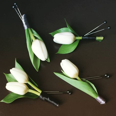 Tulip Boutineer Groomsmen, Tulip Boutonniere Wedding, Tulip Boutineer, Tulips Wedding Decoration, White Tulip Boutonniere, Tulip Buttonhole, Tulip Wedding Centerpieces, White Tulip Wedding Bouquet, Tulip Corsage