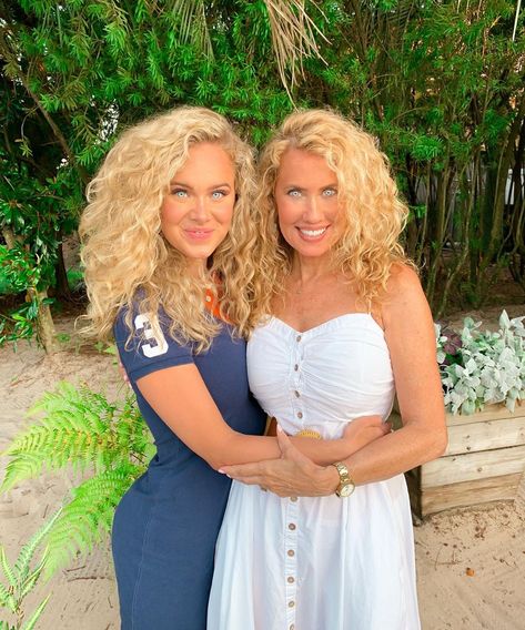 india batson on Instagram: “India’s mom has got it goin on ! (Anyone remember the song ??)” India Batson Curly Hair, Perm Hairstyles, Curly Cuts, Blonde Curls, Makeup Board, Naturally Curly Hair, Permed Hairstyles, Long Blonde, Story Of My Life