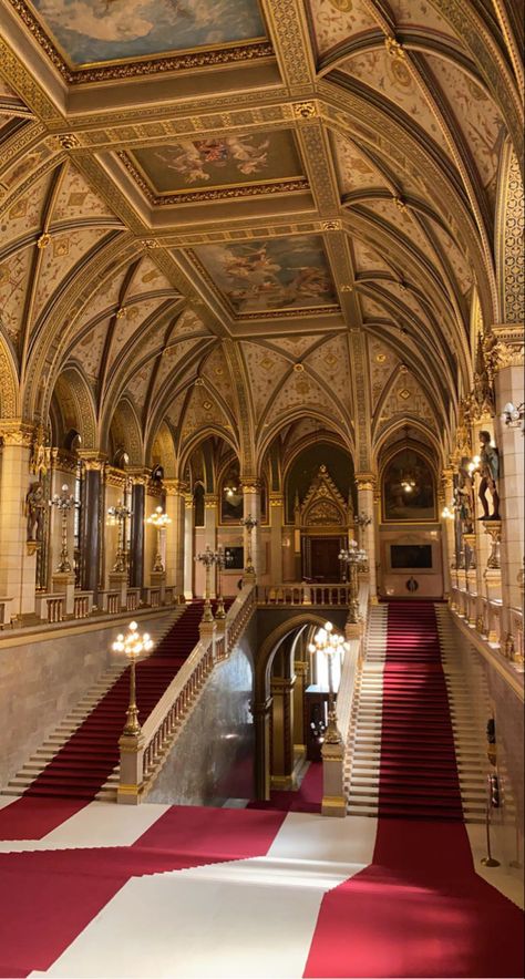 The most aesthetic parlement building that I have ever seen #aesthetic #architecture #ceiling #ballroom, marketing, french style ceiling, social, instagram filler photo's, budapest bucketlist