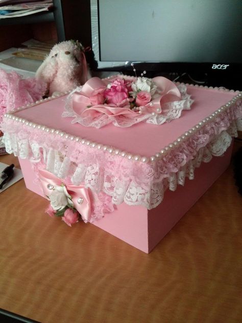 Decorating Boxes Ideas Diy Projects, Decorated Boxes Ideas Crafts, Jewelry Box Decoration Ideas, Diy Box Decor, Pretty Boxes Decor, Decorative Box Ideas, Cute Box Decorating Ideas, Creative Gift Box Design Ideas, Decorative Boxes Wooden