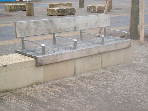 The Subtle Design Features That Make Cities Feel More Hostile: Think your city doesn’t like you? You’re right. Anti Homeless Architecture, Homeless Architecture, Hostile Architecture, Street Animals, Social Control, City Planner, Strange Facts, Atlas Obscura, Public Sculpture