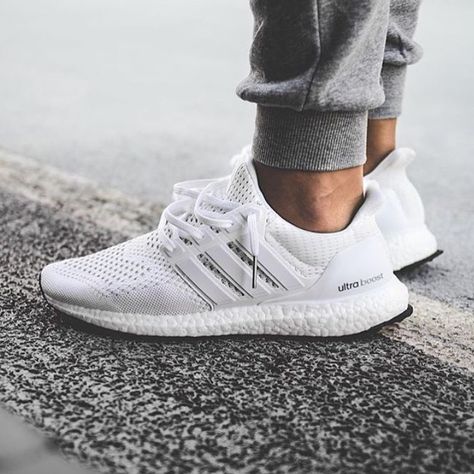 REDVESTMENT on Instagram: “Best Ultra Boost ever released?👟 📷: @jordancheng3 #redvestment” Ultra Boost Outfit, Adidas Ultra Boost White, Teenage Style, Tennis Adidas, Fenty Rihanna, Male Shoes, Outfits Hombre, Sneakers Adidas, Adidas Mens